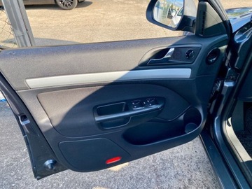 Opel Astra J Sports Tourer 1.7 CDTI ECOTEC 110KM 2010 Opel Astra 2X kola 1.7 Diesel 110KM, zdjęcie 20