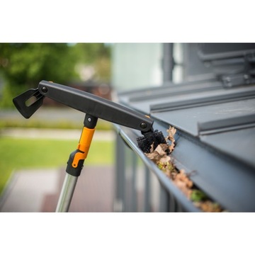 FISKARS QUIKFIT Регулируемая щетка для чистки желобов - Насадка