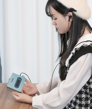 FiiO CP13 Red — портативный кассетный плеер