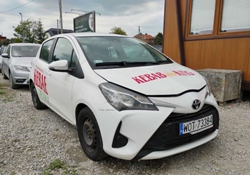 Toyota Yaris IV 2020 Toyota Yaris 2020r, SALONOWA. 1.0 LPG. Uszkodzony lewy przod. Jezdzi.