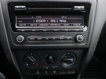 Skoda Rapid II Spaceback 1.2 TSI 105KM 2013 Skoda Rapid 1.2 TSI, Salon Polska, Klima, zdjęcie 12