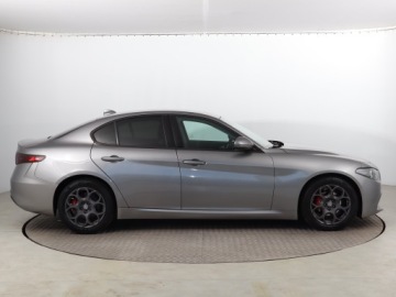 Alfa Romeo Giulia II Sedan 2.0 Turbo 200KM 2018 Alfa Romeo Giulia 2.0 Turbo, Salon Polska, zdjęcie 5