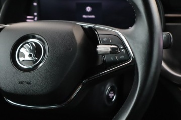 Skoda Kamiq Crossover 1.0 TSI 110KM 2022 Skoda Kamiq 1.0 TSI, Salon Polska, Serwis ASO, zdjęcie 15