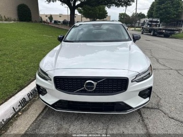 Volvo S60 III 2024 Volvo S60 B5 Plus Dark Theme 2024 2.0l 2.0 Benzyna 247KM, zdjęcie 5