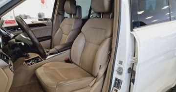 Mercedes Klasa GL X166 Off-roader GL 350 BlueTEC 258KM 2015 Mercedes-Benz GL 3.0 V6 258KM 7osobowy 350d 4Matic FV23 3.0 Diesel 258KM, zdjęcie 7