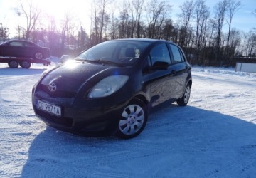Toyota Yaris II Hatchback 5d 1.0 VVT-i 69KM 2009 Toyota Yaris 1.0b,klima,5drzwi,zarejestrow Benzyna 70KM