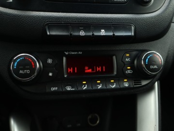 Kia Ceed I Hatchback 5d Facelifting 1.6 CRDi VGT 128KM 2012 Kia Ceed 1.6 CRDi, Klima, Klimatronic, Tempomat, zdjęcie 16