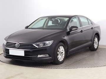 Volkswagen Passat B8 Limousine 2.0 TDI BlueMotion Technology 150KM 2016 VW Passat 2.0 TDI, Salon Polska, Navi, Klima, zdjęcie 1