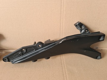 SUZUKI GSXR 600 750 K6 K7 КРОНШТЕЙН РАМЫ ЗАДНИЙ ЛЕВЫЙ