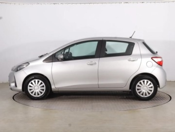 Toyota Yaris III Hatchback 5d Facelifting 2017 1.5 Dual VVT-iE 111KM 2017 Toyota Yaris 1.5 Dual VVT-i, Salon Polska, Klima, zdjęcie 2