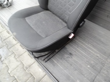 DACIA DUSTER 2014 FACELIFT SEDADLO SPOLUJEZDCE PRAVÝ Z ULOŽENÍ EVROPA ORIGINÁLNÍ