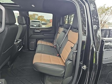 Chevrolet Silverado II 2024 Chevrolet Silverado 1500 High Country 3LZ 2024 6.2l 6.2 Benzyna 420KM, zdjęcie 2