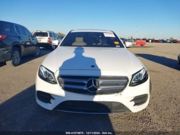 Mercedes Klasa E W213 2018 Mercedes-Benz Klasa E E 300 RWD Sedan, od ubezpieczalni 2.0 Benzyna 241KM, zdjęcie 1