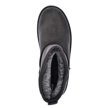 Зимние туфли большие звезды изолированные снежные ботинки