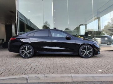 Mercedes CLA C118/X118 2025 MERCEDES-BENZ CLA 180 AMG Line Sedan 1.5 (136KM) 2025, zdjęcie 1