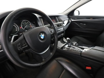 BMW Seria 5 F10-F11 Touring Facelifting 520d 190KM 2016 BMW 520 4x4 automat full LED skóra duża navi, zdjęcie 13