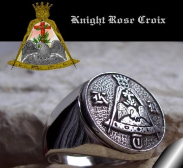 КОЛЬЦО С ПЕЧАТКОЙ-РОЗОЙ И КРЕСТОМ СЕРЕБРЯНЫЙ СТАЛЬНОЙ СИМВОЛ КОМПАС СИМВОЛ ТАМПЛАРЯ ГЕРБ ВНИМАНИЯ