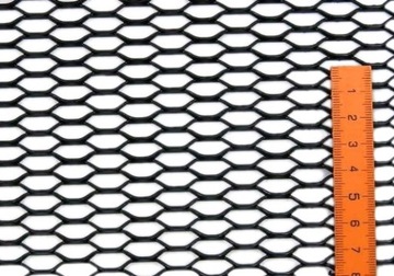 Серебряная сотовая сетка для бампера 30x10 мм.
