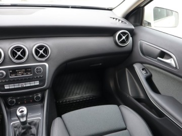 Mercedes Klasa A W176 Hatchback 5d Facelifting 180 122KM 2016 Mercedes A A 180, Salon Polska, 1. Właściciel, zdjęcie 7