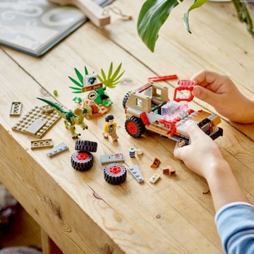 LEGO JURASSIC WORLD Засада дилофозавра 76958