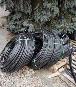 Питающая труба ПЭ 16 мм для подземных и надземных линий длиной 50 м.