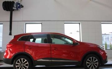 Renault Kadjar Crossover 1.2 Energy TCe 130KM 2016 Renault Kadjar Auto po lekkim gradzie. Tylko 43tys.km. 1.2 Benzyna 130KM, zdjęcie 5