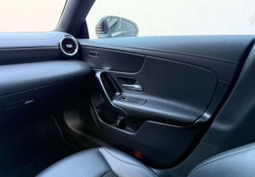 Mercedes CLA C118/X118 2022 Mercedes-Benz CLA Mercedes-Benz CLA 180 7G-DCT Edition 2022 1.3 Benzyna, zdjęcie 31