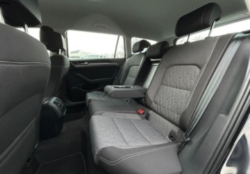 Volkswagen Passat B8 Variant Facelifting 1.5 TSI EVO 150KM 2023 Volkswagen Passat Variant Variant Business Pakiety, ACC, Kamera, GPS, Pod, zdjęcie 17