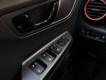 Hyundai Kona I Crossover 1.0 T-GDI 120KM 2018 Hyundai Kona 1.0 T-GDI, Salon Polska, Serwis ASO, zdjęcie 16