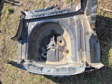 I40 11-18 PAS ZADNÍ + VANA KOMBI NKA