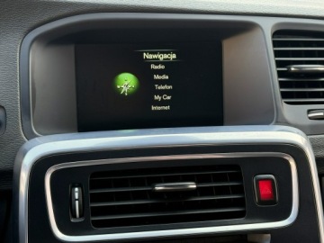 Volvo V60 I Kombi Facelifting 2.0 D4 DRIVE-E 181KM 2014 Volvo V60 2,0D4 181KM Momentum /Ledy/ Lift, zdjęcie 31