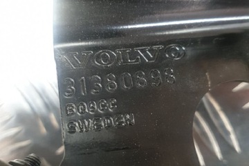 DRŽÁK HADICE KAPALINY CHLADÍCÍHO MOTORU VOLVO XC90 MK2 D5 31380898 2.0D 173KW