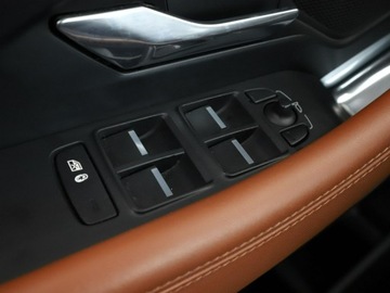 Jaguar E-Pace SUV 2.0 i4D 150KM 2018 Jaguar E-Pace AWD Automat Navi Skóra Czujniki, zdjęcie 36