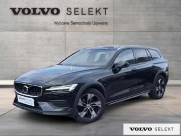 Volvo V60 II  Cross Country Facelifting 2.0 B4 197KM 2023 Volvo V60 Cross Country V60 CC Plus B4 D AWD aut,