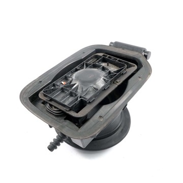 BMW E92 E92N Крышка лючка бензобака 7117982