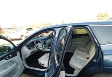 Volvo XC60 II Crossover D3 150KM 2020 Volvo XC 60 z Gwarancja Kamery 360 BLiS Skora Bezowa Panorama Dach 2.0, zdjęcie 10