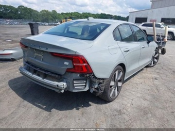 Volvo S60 III 2024 Volvo S60 Recharge Plug-In Hybrid T8 Plus Dark Theme 2024 2.0l 2.0 Hybryda, zdjęcie 4