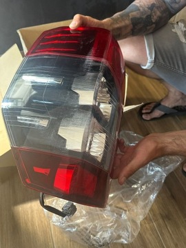 MITSUBISHI L200 LAMPA LEWA