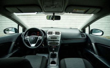Toyota Avensis III Wagon Facelifting 1.8 Valvematic 147KM 2014 Toyota Avensis 1.8 benzyna 147KM LIFT po serwisie bezwypadkowy 1.8 Benzyna, zdjęcie 29