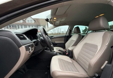 Volkswagen Jetta VI Sedan 1.4 TSI 122KM 2012 Volkswagen Jetta Volkswagen Jetta 1.4 TSI Highline Perfectline DSG 1.4, zdjęcie 14