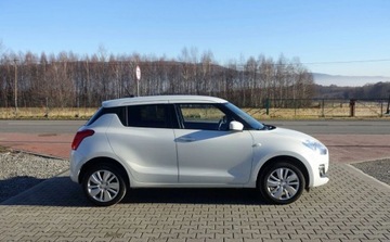 Suzuki Swift VI 2019 Suzuki Swift 1.2 90KM AllGrip 4x4 Biala perla Bezwypadkowy Niski przebieg, zdjęcie 7