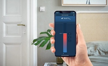 Контроллер комнатного термостата Bosch Smart Home II работает