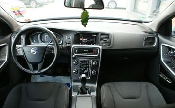 Volvo V60 I Kombi Facelifting 2.0 D2 DRIVE-E 120KM 2018 Volvo V60 Volvo V60 D2 Drive-E Momentum 2.0 Diesel 120KM, zdjęcie 5