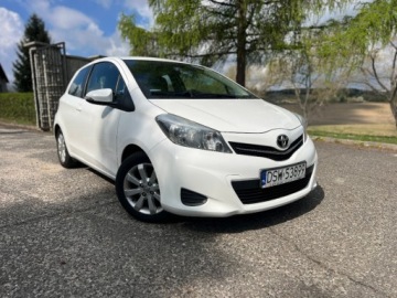 Toyota Yaris III Hatchback 5d 1.0 VVT-i 69KM 2013 Toyota Yaris Toyota Yaris 1.0 69KM Salon PL 022014 Benzyna 69KM, zdjęcie 3