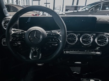 Mercedes Klasa A W177/V177 Hatchback AMG Facelifting 2.0 A35 306KM 2025 MERCEDES-BENZ A Klasa 35 AMG 4-Matic 2.0 (306KM) 2025, zdjęcie 8