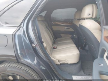 Bentley Bentayga 2021 Bentley Bentayga V8 2021 4.0l 4.0 Benzyna 542KM, zdjęcie 12