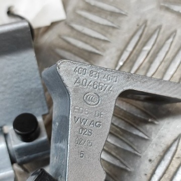 PORSCHE MACAN (95B) 2015 LEVÝ STRANA PANTY DVEŘE ZADNÍCH / KOMPLET