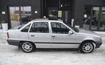 Opel Kadett E Sedan 1.4 i 60KM 1991 Opel Kadett Opel Kadett 1.4 GL 1.4 Benzyna 60KM, zdjęcie 17