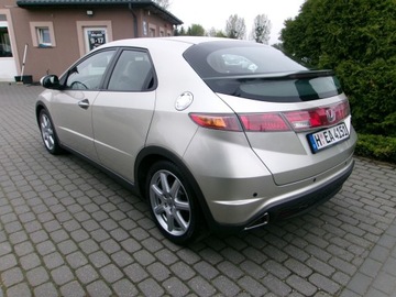Honda Civic VIII Hatchback 3d 1.8 i-VTEC 140KM 2008 Honda Civic 1.8 140 KM Sprowadzona Zadbana, zdjęcie 2
