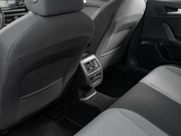 Seat Leon IV Hatchback 1.5 eTSI (MHEV) 150KM 2023 Seat Leon 1.5 TSI DSG Podgrz.f I kier Cz.cof, zdjęcie 24